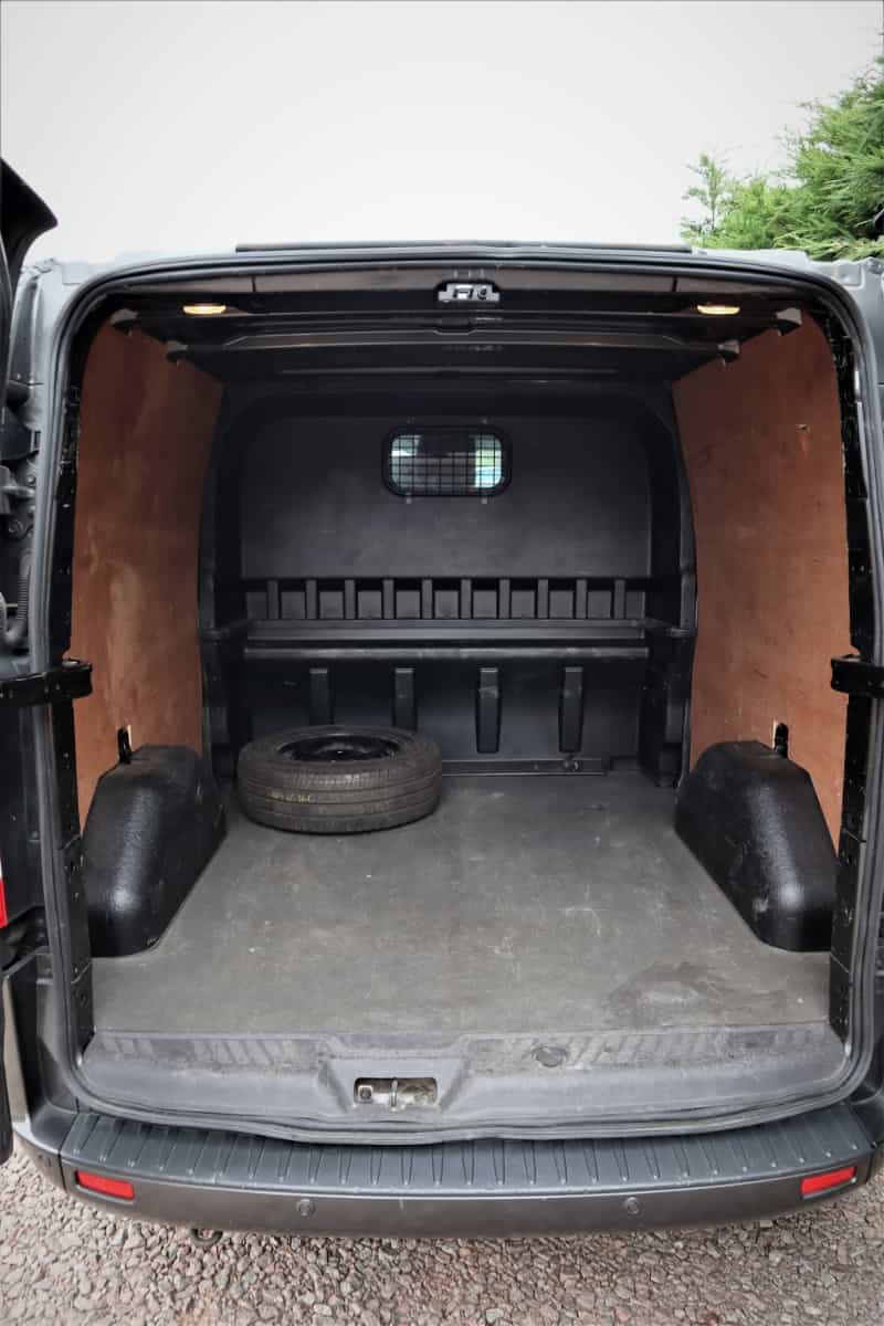 Crew Cab 6 Seater Ford Custom