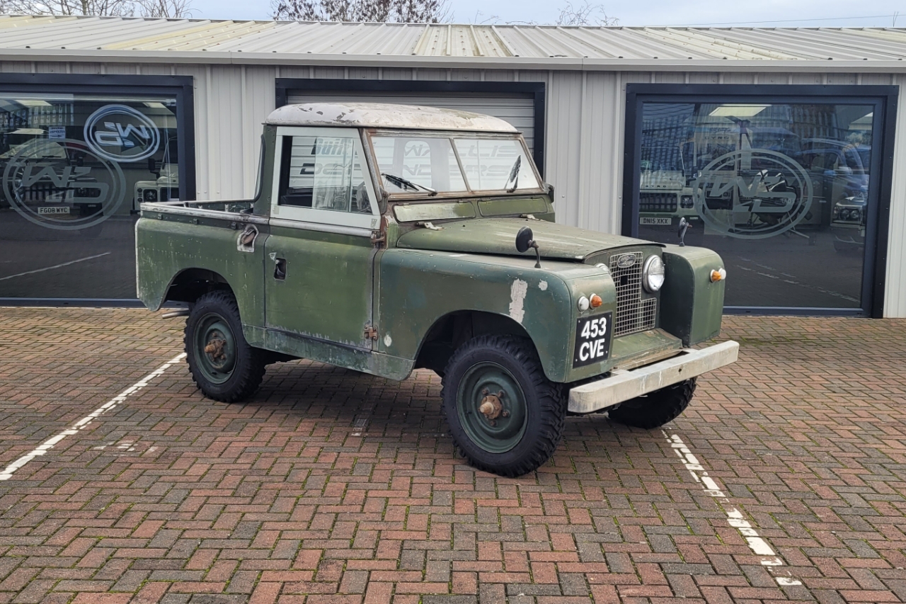 Image of a Land Rover Series 2